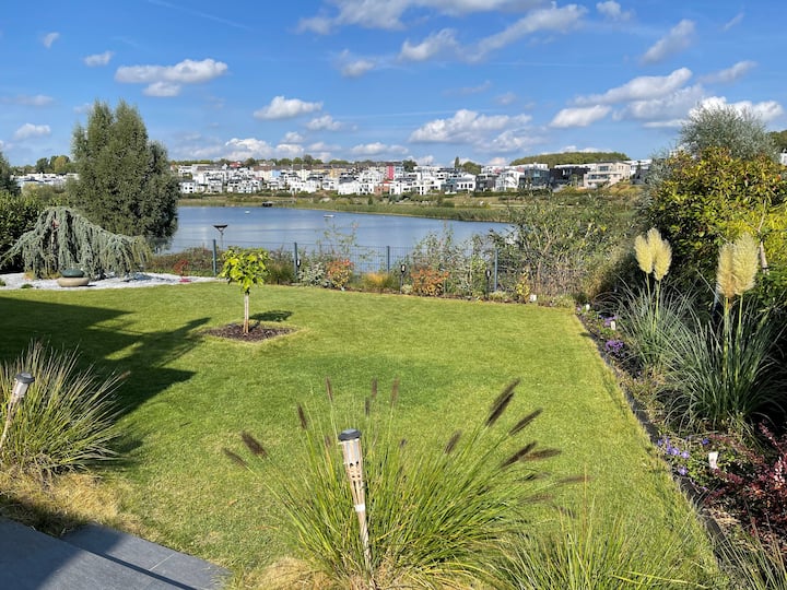 60m² Phoenix lake with garden and direct lake view
