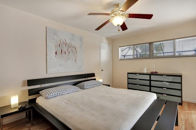 غرفة نوم بسرير  كبير مع OnSuite من الجنوب