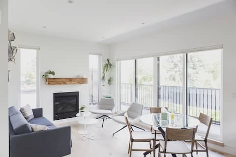 Popular Airbnb listing: The Grove - A Design & Quality Focused Experience in Strathcona