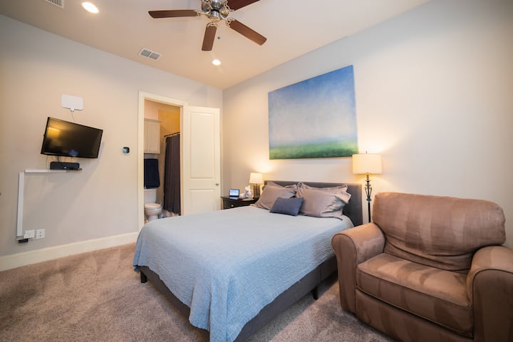 Deuxième chambre avec lit Queen Size (1er étage)