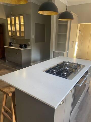 Solar Entertainers dream on Constantia wineroute gallery image 5