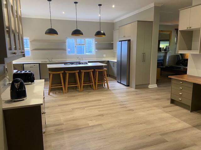 Solar Entertainers dream on Constantia wineroute gallery image 3