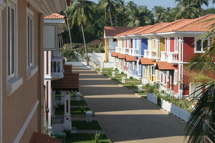 Villa Azure – 3BHK, pool, breakfast, fun!