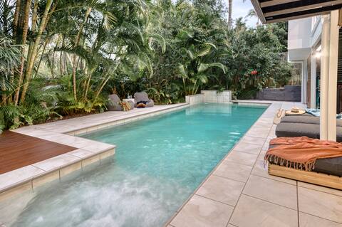 Coast Along -  Heated Pool, Walk to Beach & Cafe