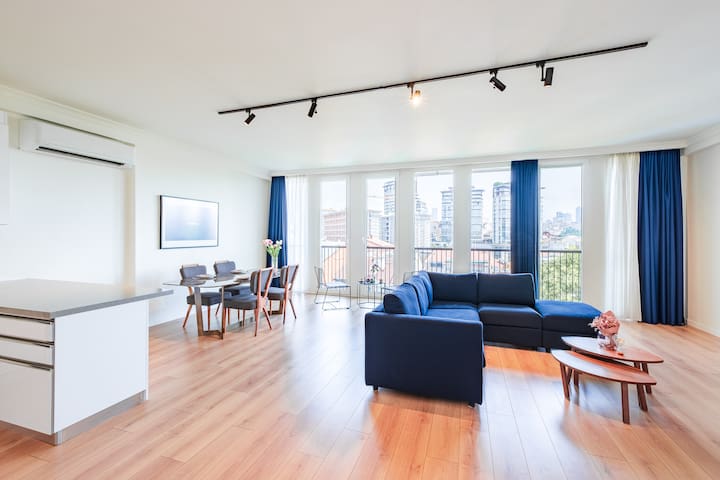 Homie Suites | 2br Duplex Penthouse w terrace #M09 gallery image 3