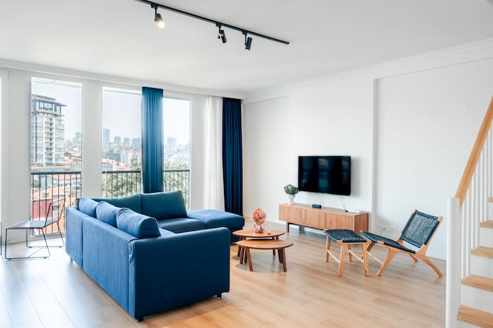 Homie Suites | 2br Duplex Penthouse w terrace #M09