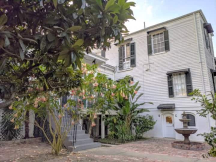 2 BR Condo near French Quarter 19 Condominiums for Rent