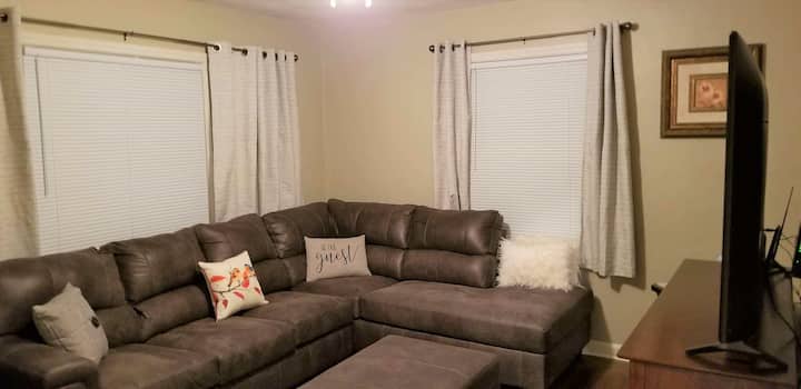 Cozy Pad Minutes From Downtown Roanoke - Roanoke, VA