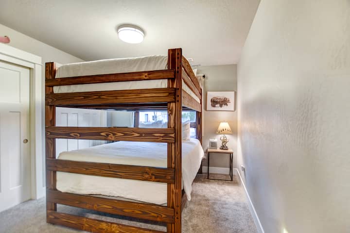 Spálňa #1: Dve poschodové postele veľkosti Queen