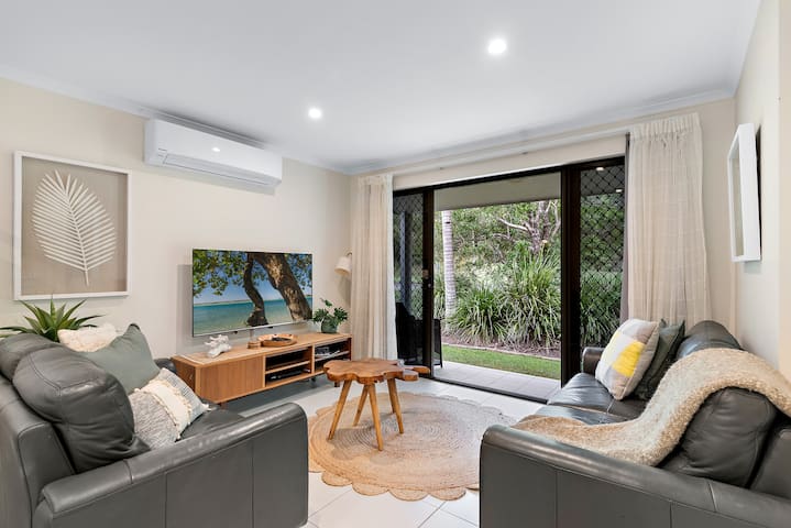 Tropical Retreat in 2 bedroom Townhouse 4* Resort