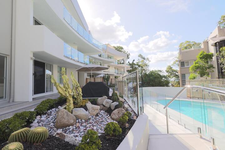 Ultimate Little Cove beach pad gallery image 2