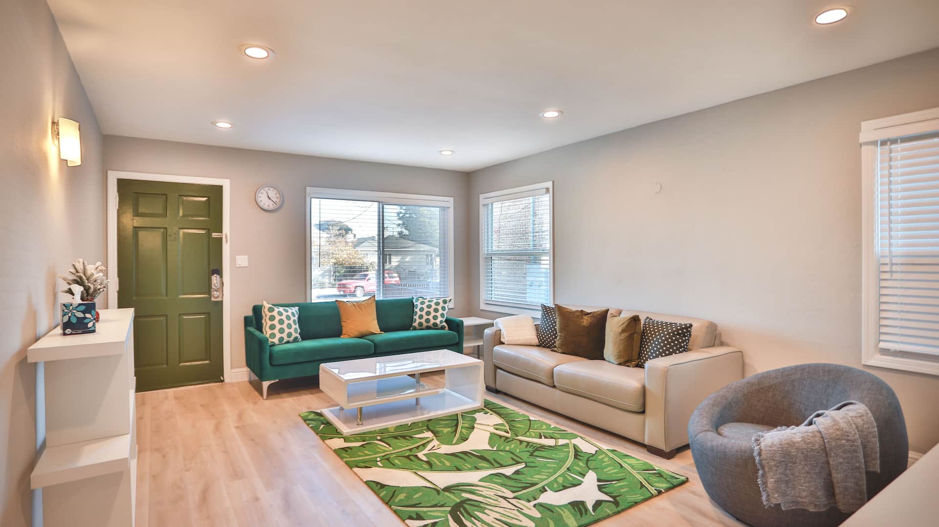 Tropical Modern Oasis With Fully Fenced Yard 22409 — photo 3