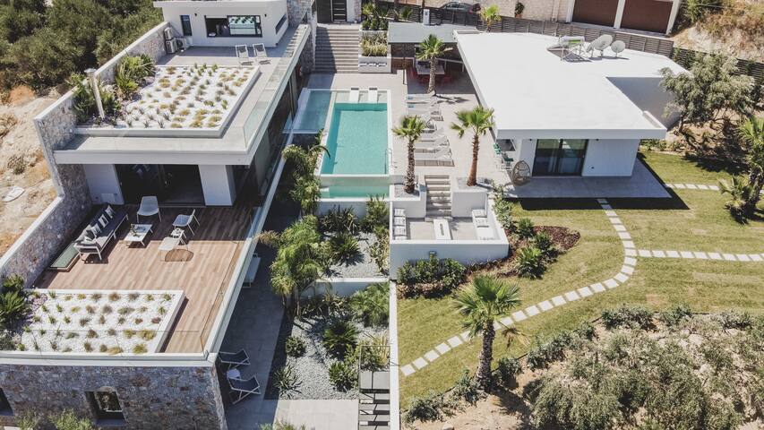 Villa Lydia | New luxury villa with infinity pools gallery image 3