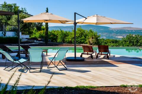 A1: Spacious Lux Boutique Condo w/ Pool Sea Views