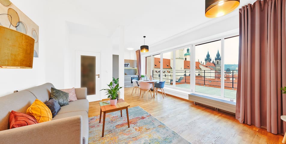 Chic Two Bedroom Old Town Apartment with a terrace