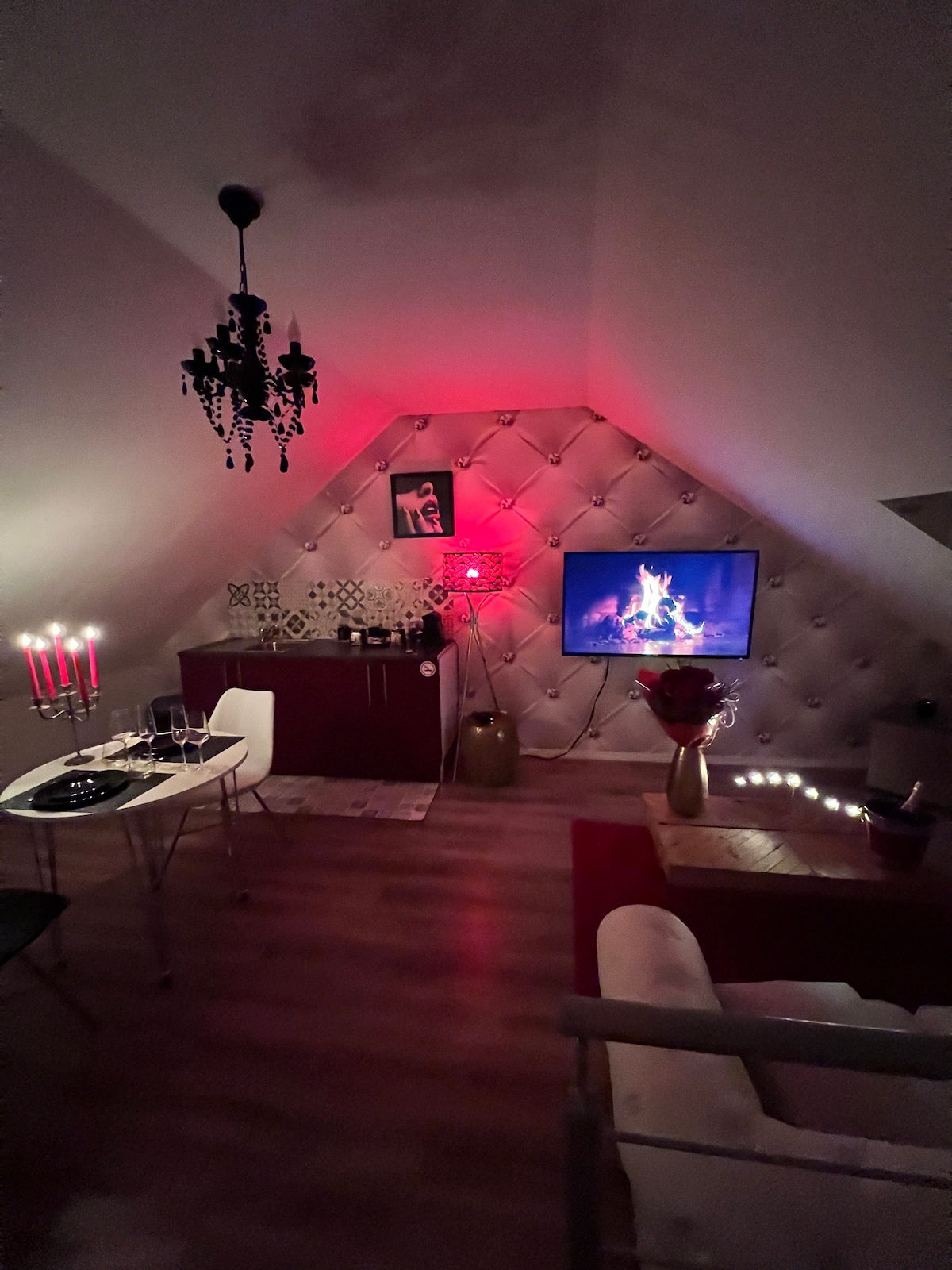 Osez la loveroom insolite, 50 nuances de grey spa - Appartements avec  services hôteliers à louer à Douchy-les-Mines, Hauts-de-France, France -  Airbnb