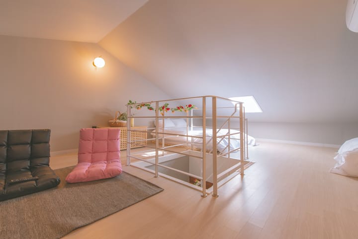 Esta es la vista del ático.
Esta es una vista panorámica del ático.
‼
﻿ ﻿ ﻿
﻿ ﻿ ﻿
