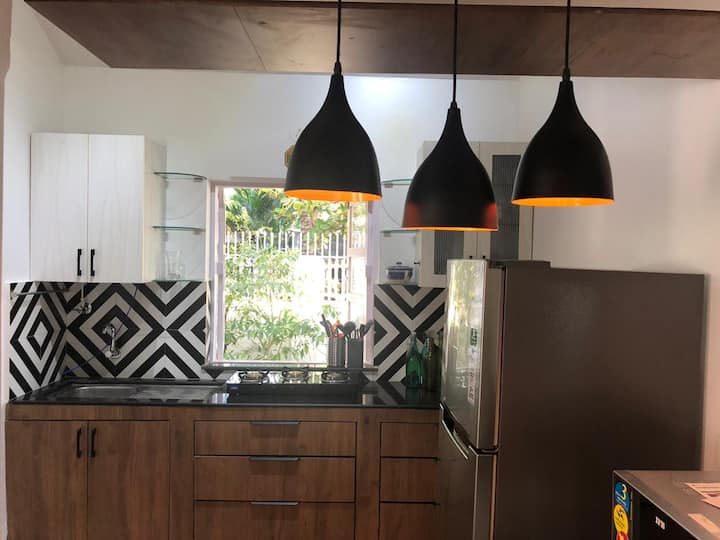 Full kitchen image 1