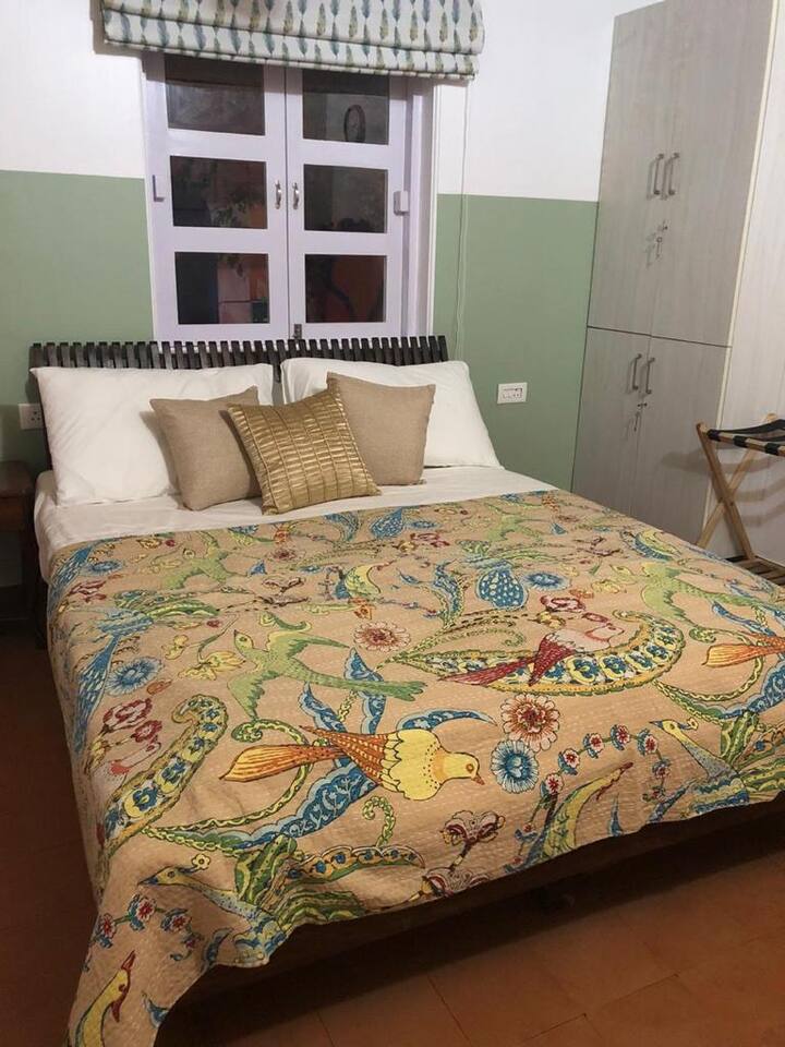 Bedroom 1 image 4