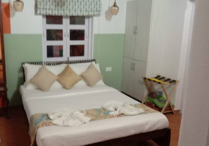 Bedroom 1 image 2
