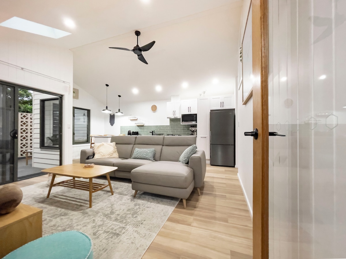 Popular Airbnb listing: White Sands - Brand New Self-Contained Studio in Suffolk Park