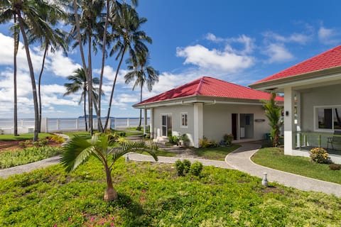 Private Beach Front Villa overlooking Apo Island