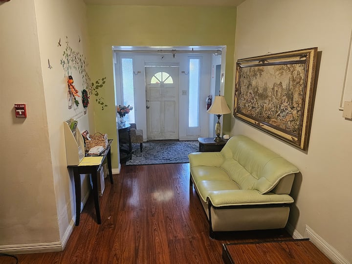 K-town In Los Angeles: Private Studio 101+bathroom - Los Angeles, CA