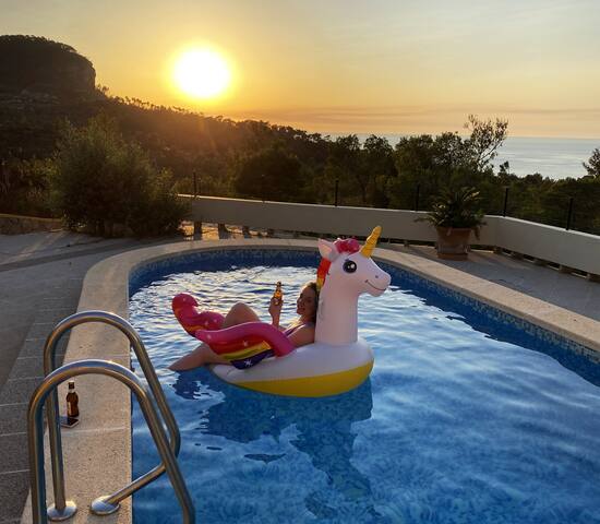 Las Brisas – best pool in the area!