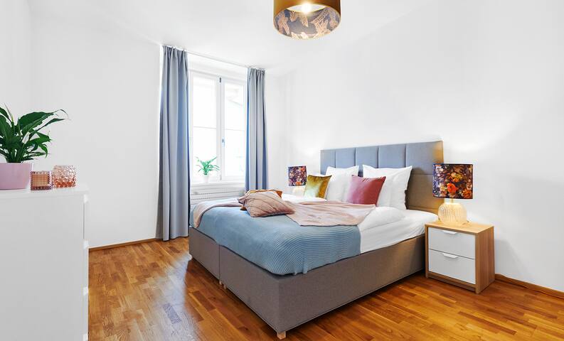 Chic Three Bedroom Old Town Apartment with terrace gallery image 4