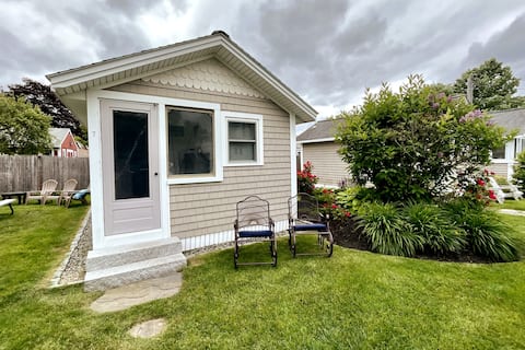 Top performing Airbnb: Charming Kennebunk Dock Square Studio Cottage in Kennebunkport / Southern Maine Coast