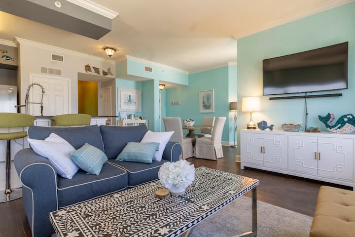 Luxury Beachfront & Beach Chairs Service Included - Panama City Beach, FL