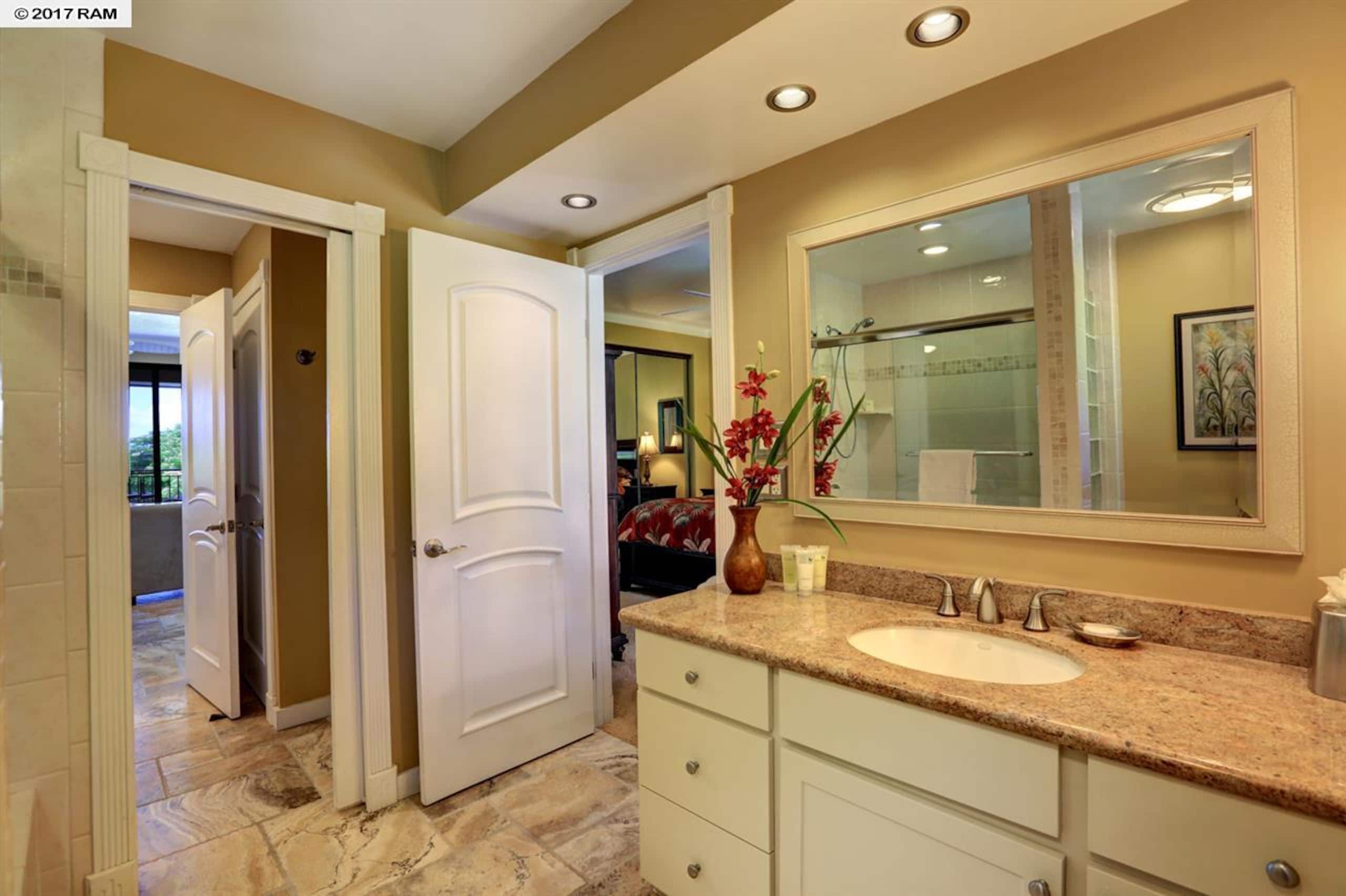 Condo in Lahaina · ★4.97 · 1 bedroom · 1 bed · 1.5 baths - Image 9
