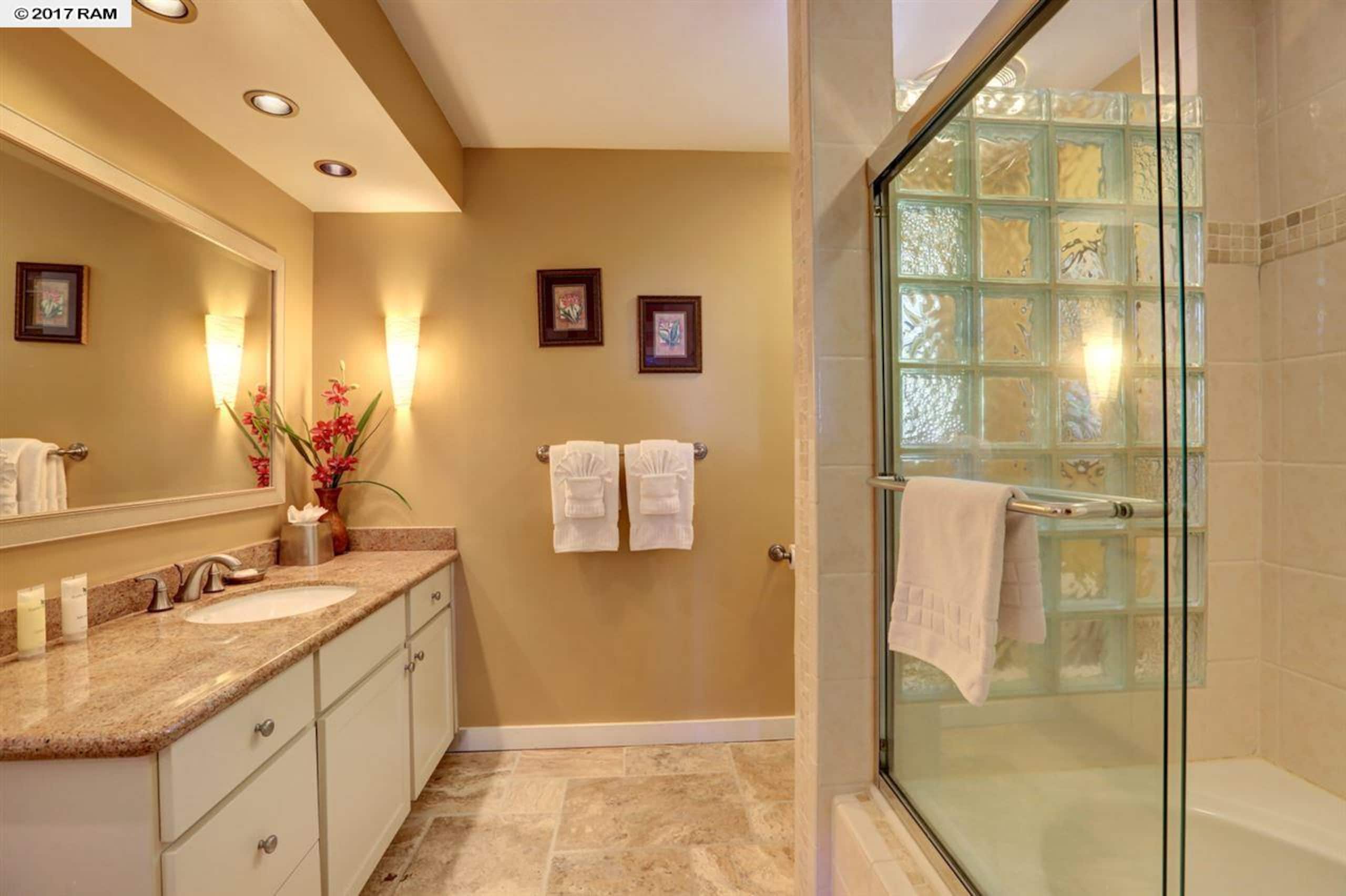 Condo in Lahaina · ★4.97 · 1 bedroom · 1 bed · 1.5 baths - Image 8