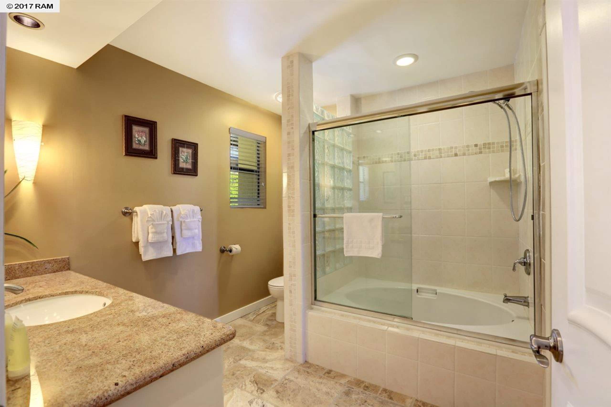 Condo in Lahaina · ★4.97 · 1 bedroom · 1 bed · 1.5 baths - Image 10