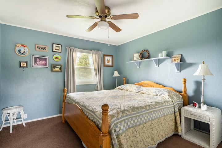 King size bed