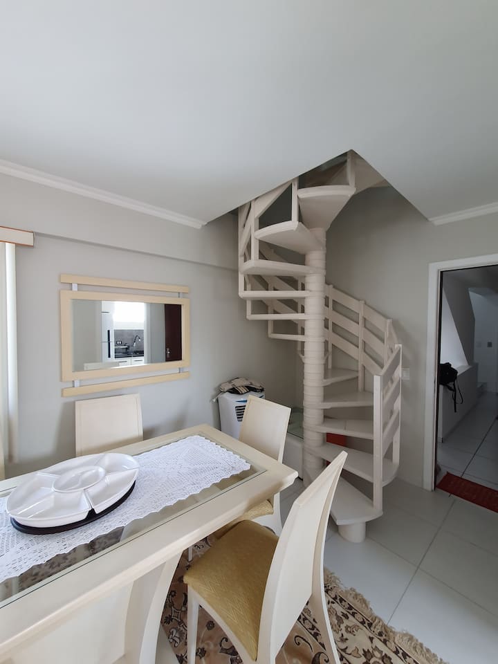 Escada / sala
shkallët e dhomës së ndenjjes