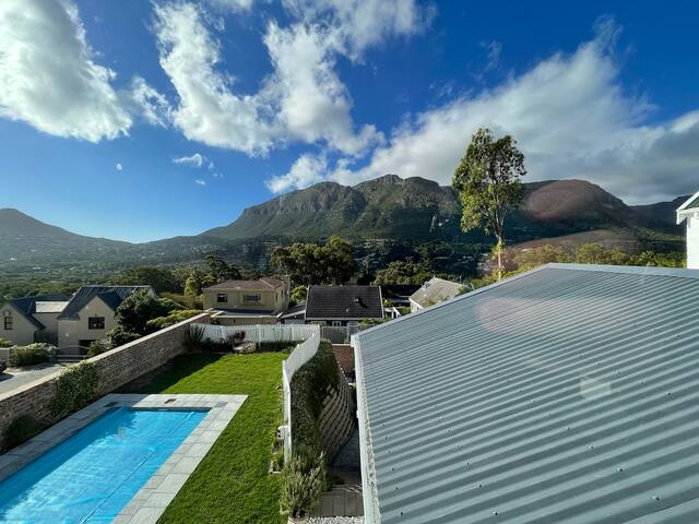 Tranquil & homely stay, in Hout Bay gallery image 4