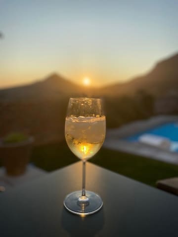 Tranquil & homely stay, in Hout Bay