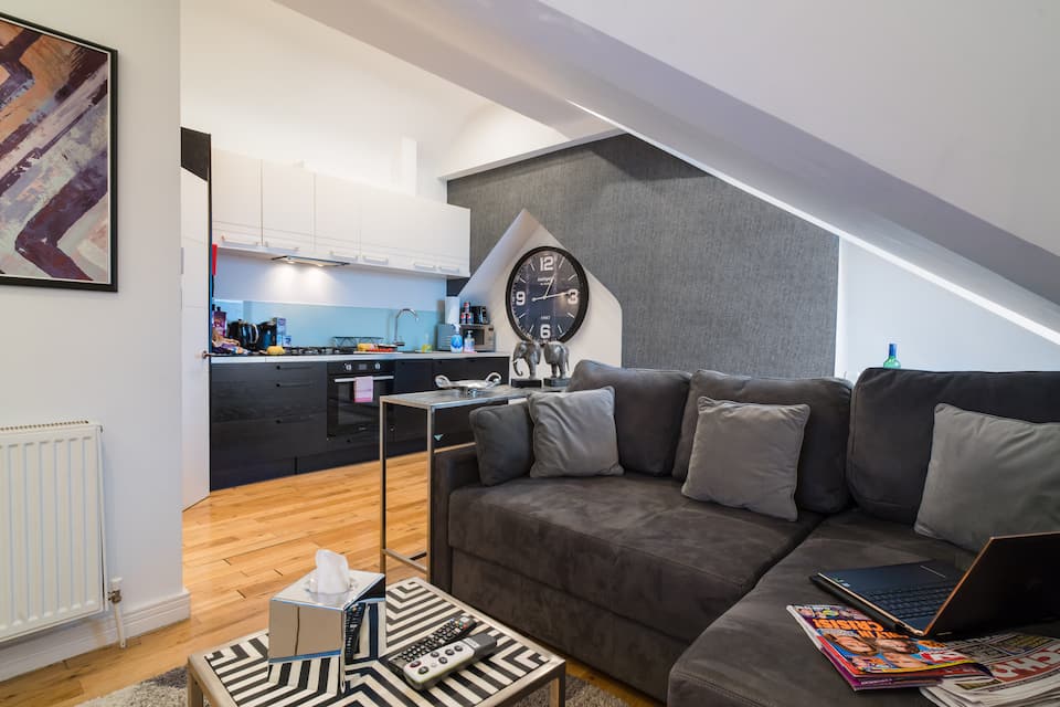 Contemporary 1-Bedroom near Cardiff City Centre — photo 1