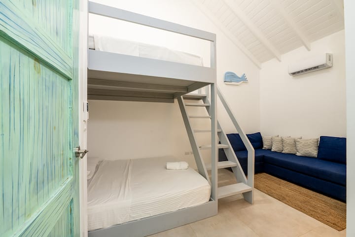 "חדר שינה" מס '8, מקום ל -1 עד 4, בתוספת ספה מתקפלת