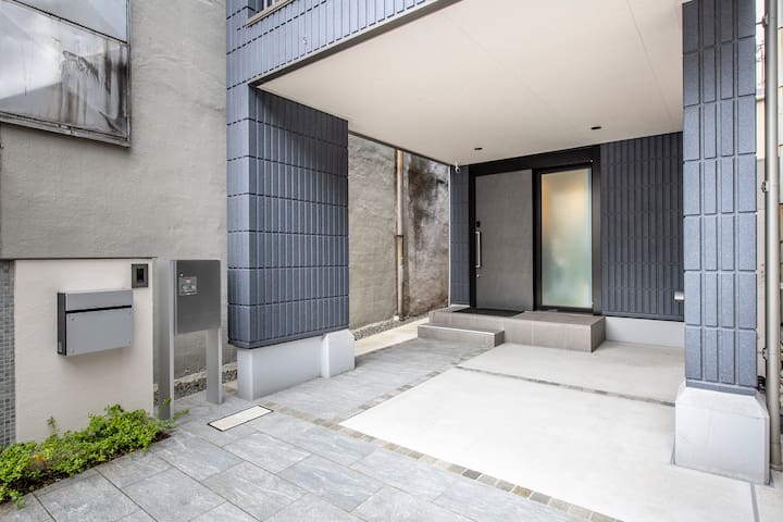 140㎡の10名OK一棟ホテル　駅近4分　歌舞伎町/ドンキホーテ/ゴールデン街/東京都庁/新宿御苑 gallery image 4