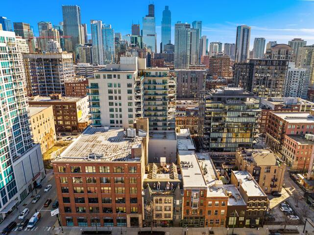 City Center Oasis: 3BR/2BA✔︎ Patio✔︎ Parking(2x) ✔︎ gallery image 5