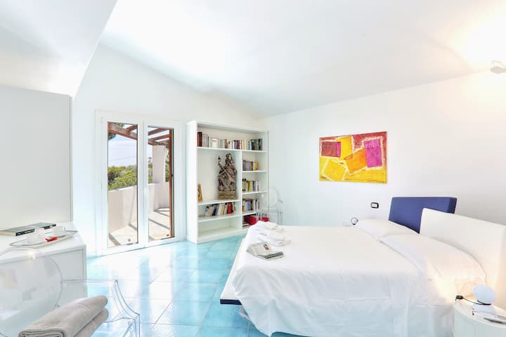 Втора спална соба со брачен кревет