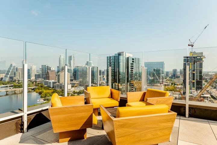 31F Luxury Rainey St Penthouse w rooftop pool gallery image 5