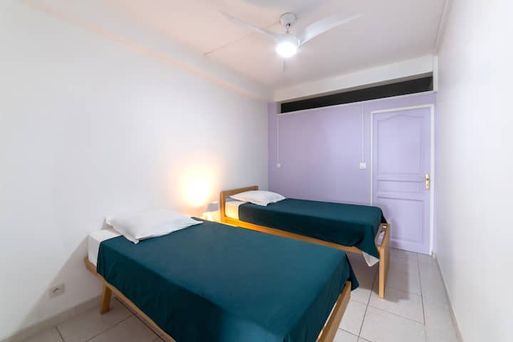 模块化卧室2、两张90张床或带空气搅拌机的大型180张床