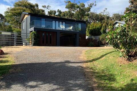 Secluded Holiday House - Waratah Bay