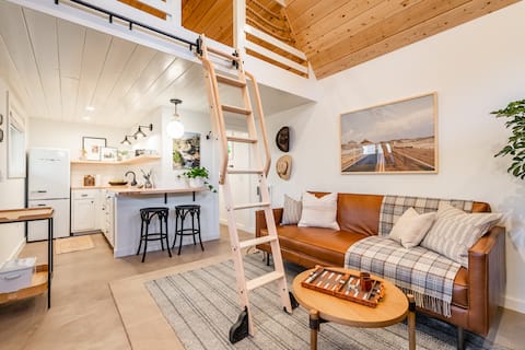 Successful Airbnb property: Grand Canyon Tiny House,Fire Pit,Steps to Downtown in Williams