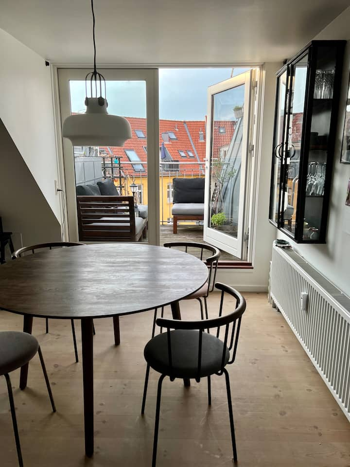 Cozy penthouse in Østerbro