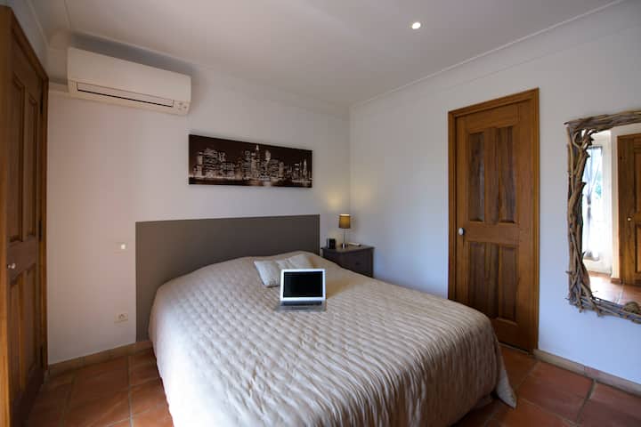 საძინებელი 1