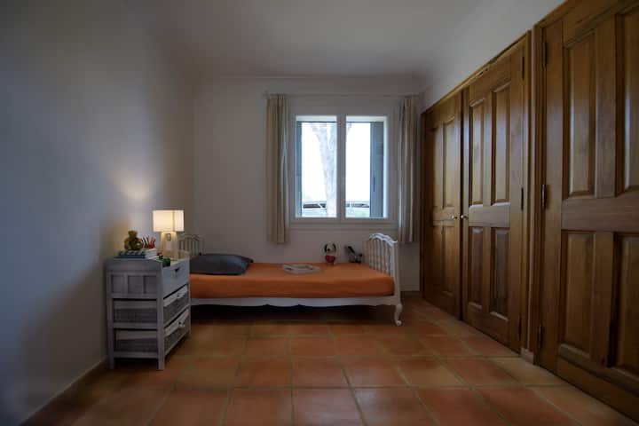 საძინებელი 2